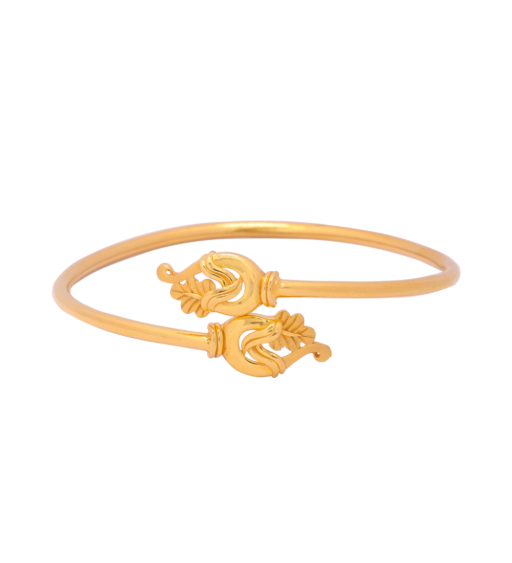Regal Glow 22K Gold Bracelet