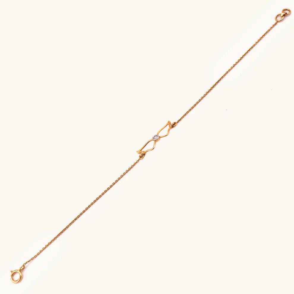 Elegant Infinity Bloom Diamond Bracelet